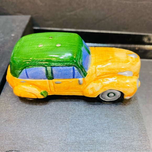 AIRSTREAM & PANEL WAGON Woody Salt & Pepper Shaker Car Camper Trailer W Stoppers - Picture 3 of 14